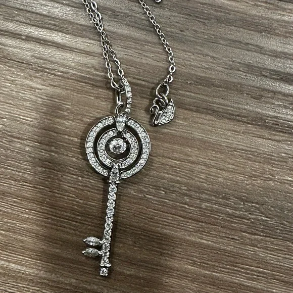 Swarovski Sparkling Dance Key
Pendant with Chain - Picture 8 of 9